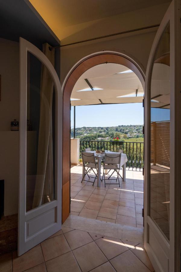 卡斯泰拉马莱Casa Vacanze Baia Di Guidaloca别墅 外观 照片